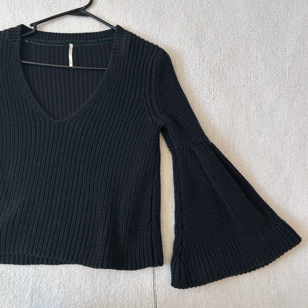 Free People Black Knit Sweater Sz XS Flare Sleeve Gothic Dark Romantic V Neck - Picture 4 of 11